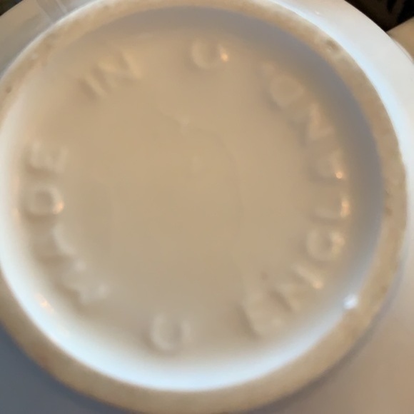 Vintage Churchill Blue Willow Ware set of 4 Tea Cups - Picture 13 of 14